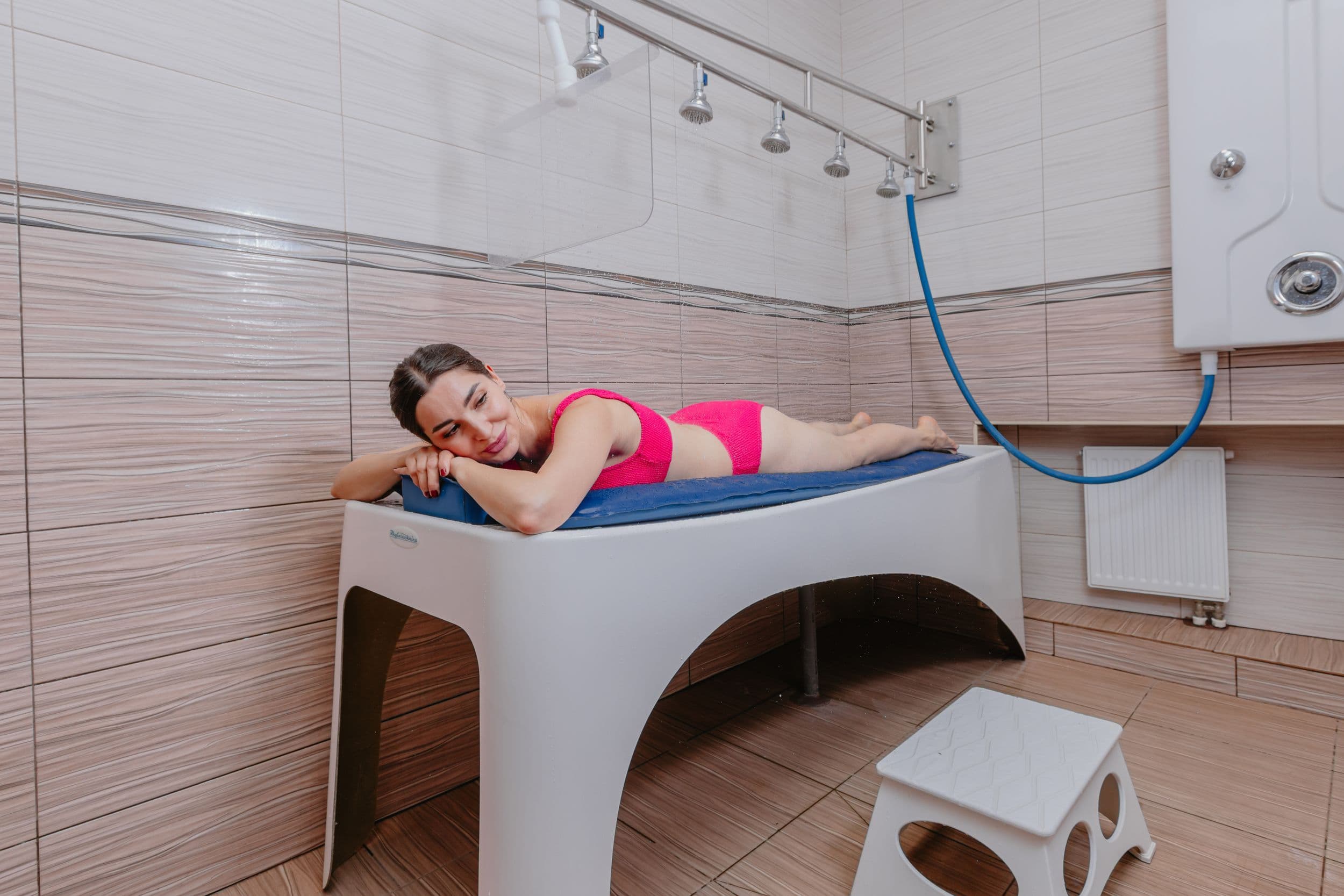 Лечебные души в санатории Юность